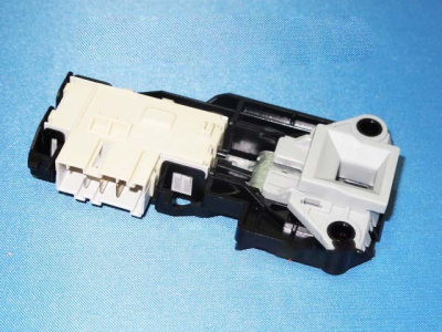 УСТРОЙСТВО БЛОКИРОВКИ ЛЮКА